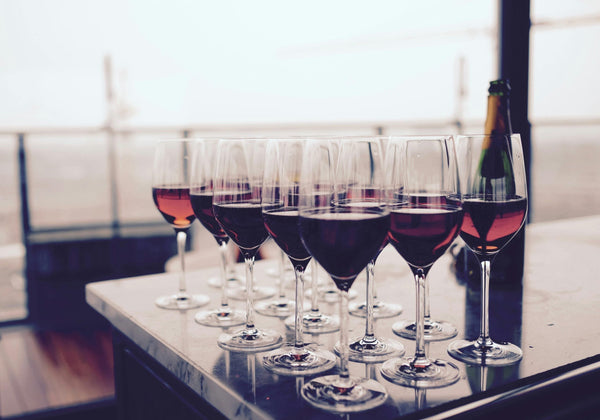 Conserver et recevoir du vin à La Réunion : guide complet