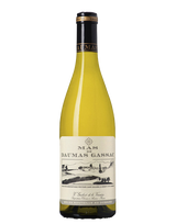 Bouteille de vin blanc Mas de Daumas Gassac avec étiquette visible.
